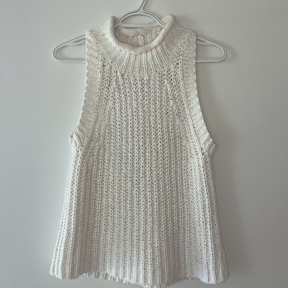 White sleeveless sweater vest - Picture 2 of 7